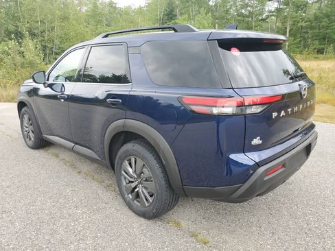 Certified 2024 Nissan Pathfinder SV image 7