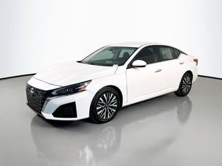 Used 2023 Nissan Altima 2.5 SV FWD video 3