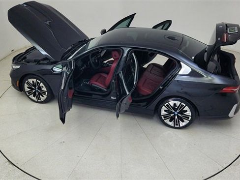 Used 2024 BMW i5 eDrive40i w/ Premium Package image 84