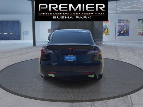 Used 2023 Tesla Model Y Performance AWD/4WD image 7