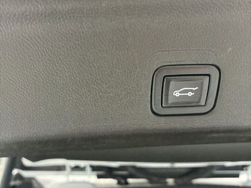 Used 2021 Chevrolet Suburban Z71 w/ Z71 Off-Road Package image 52