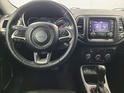 Used 2018 Jeep Compass Latitude FWD image 22