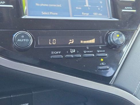 Used 2019 Toyota Camry SE image 20