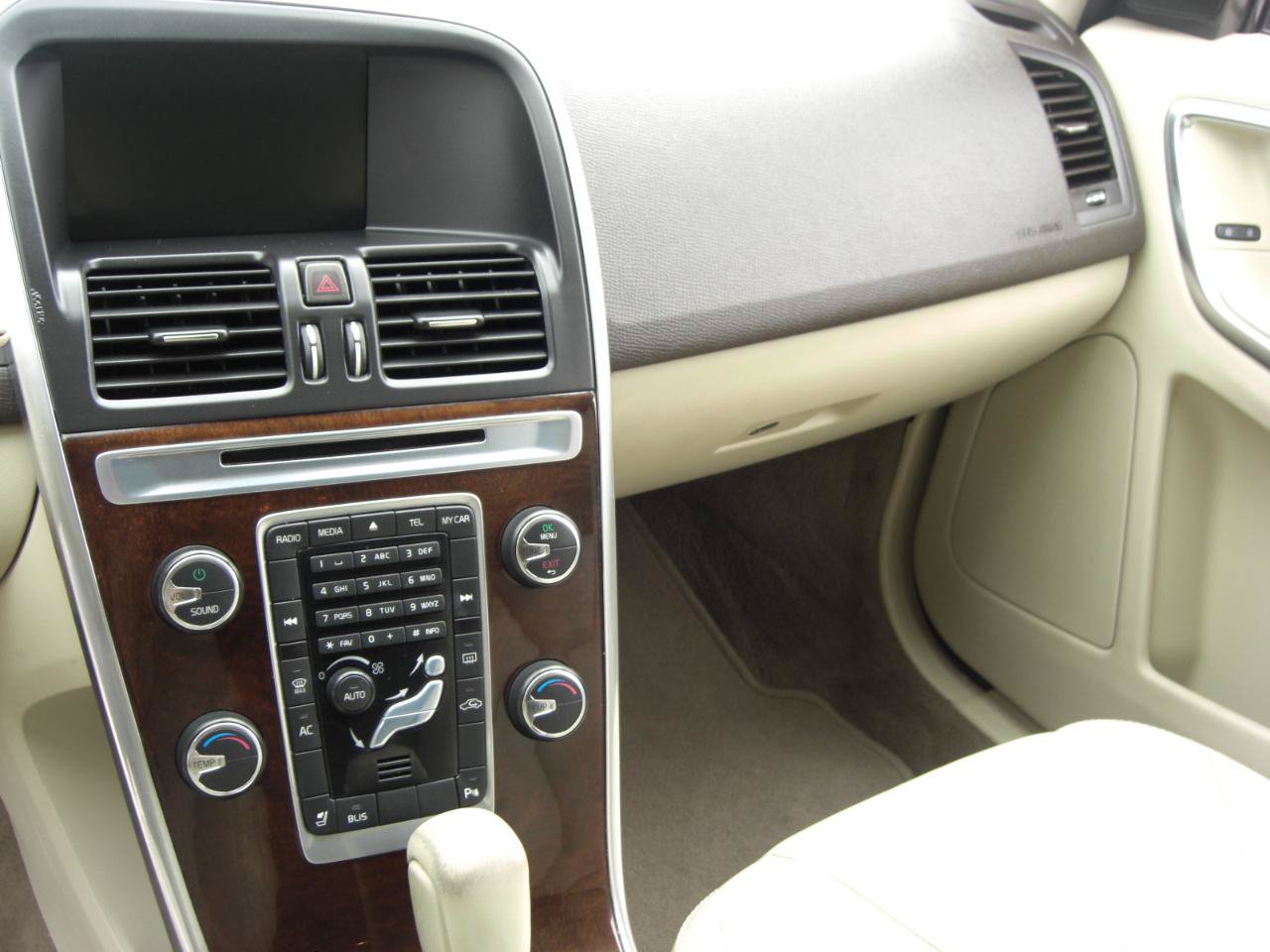 Used 2012 Volvo XC60 3.2 FWD image 10
