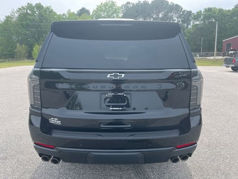 New 2026 Chevrolet Suburban Z71 image 10