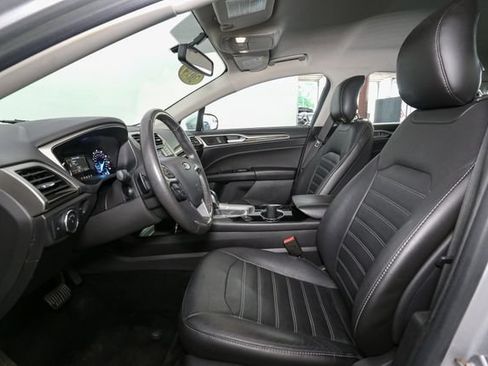 Used 2014 Ford Fusion SE w/ Equipment Group 202A FWD image 32