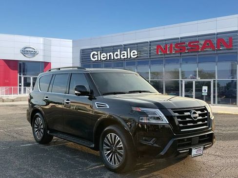 Certified 2023 Nissan Armada SL w/ Midnight Edition Package AWD/4WD image 3