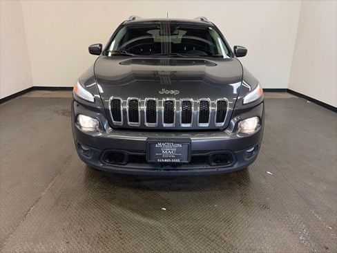 Used 2016 Jeep Cherokee Latitude w/ Cold Weather Group image 3