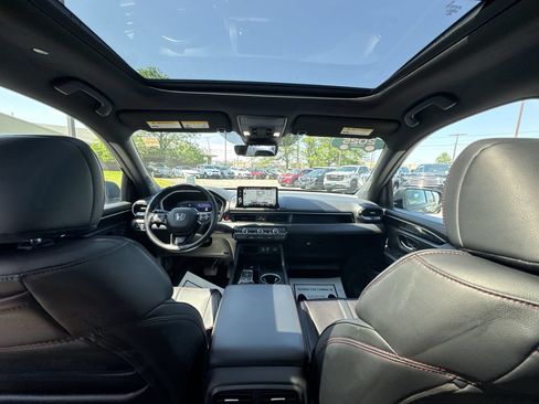 Used 2025 Honda Pilot Black Edition image 21