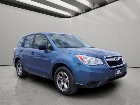 Used 2016 Subaru Forester 2.5i AWD/4WD image 7