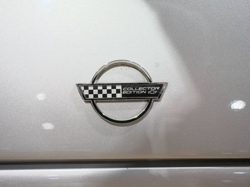 Used 1996 Chevrolet Corvette Convertible RWD image 37