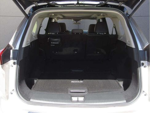 Used 2025 Nissan Rogue Platinum w/ Platinum Premium Package AWD/4WD image 13