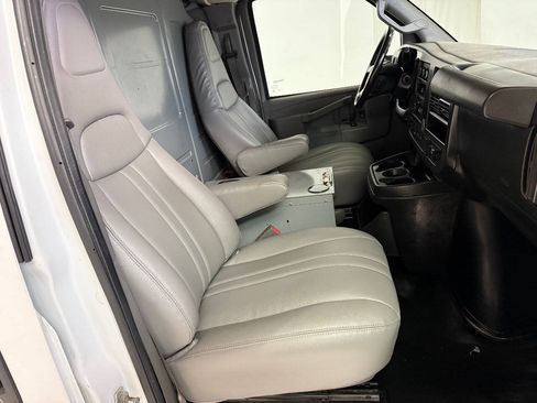 Used 2018 Chevrolet Express 3500 Extended w/ Driver Convenience Package RWD image 31