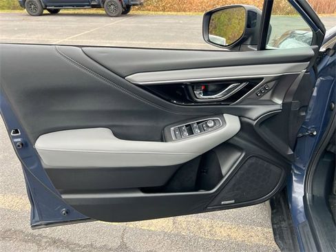 Used 2025 Subaru Outback Limited image 22