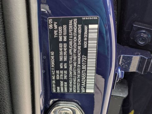 Certified 2026 Porsche Macan image 30