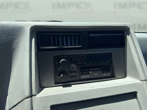Used 1992 GMC G3500 Rally RWD image 21