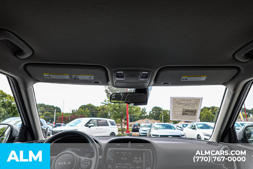 Used 2025 Kia Soul LX w/ LX Technology Package FWD image 51