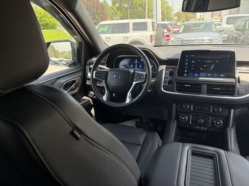 Used 2023 Chevrolet Tahoe Z71 w/ Luxury Package AWD/4WD image 33