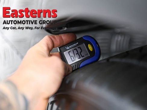 Used 2021 Tesla Model Y Long Range AWD/4WD image 21