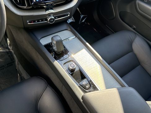 Used 2025 Volvo XC60 B5 Plus image 26