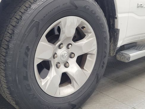 Used 2021 RAM 1500 Big Horn w/ Level 1 Safety Group RWD image 31