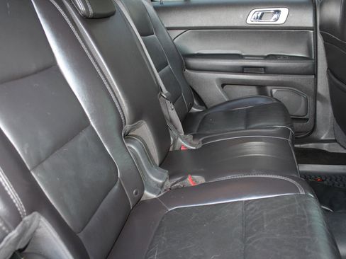 Used 2013 Ford Explorer XLT image 16