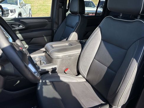 Certified 2023 GMC Yukon XL SLT w/ SLT Premium Package image 14