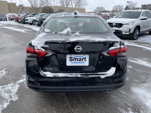 Used 2021 Nissan Versa SV image 10