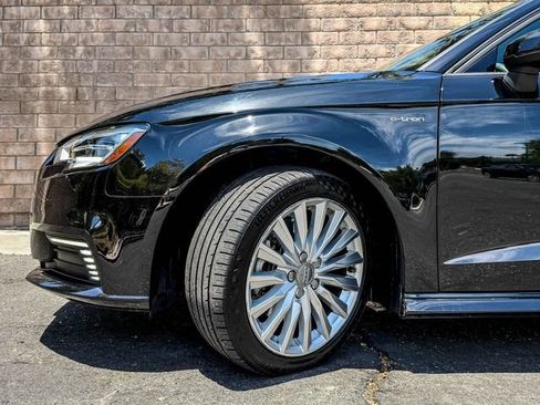 Used 2018 Audi A3 e-tron Premium FWD image 22
