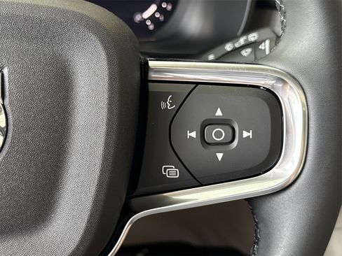 New 2026 Volvo XC40 B5 Plus w/ Protection Package Premier image 21