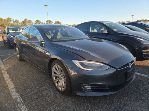 Used 2018 Tesla Model S 75D image 3