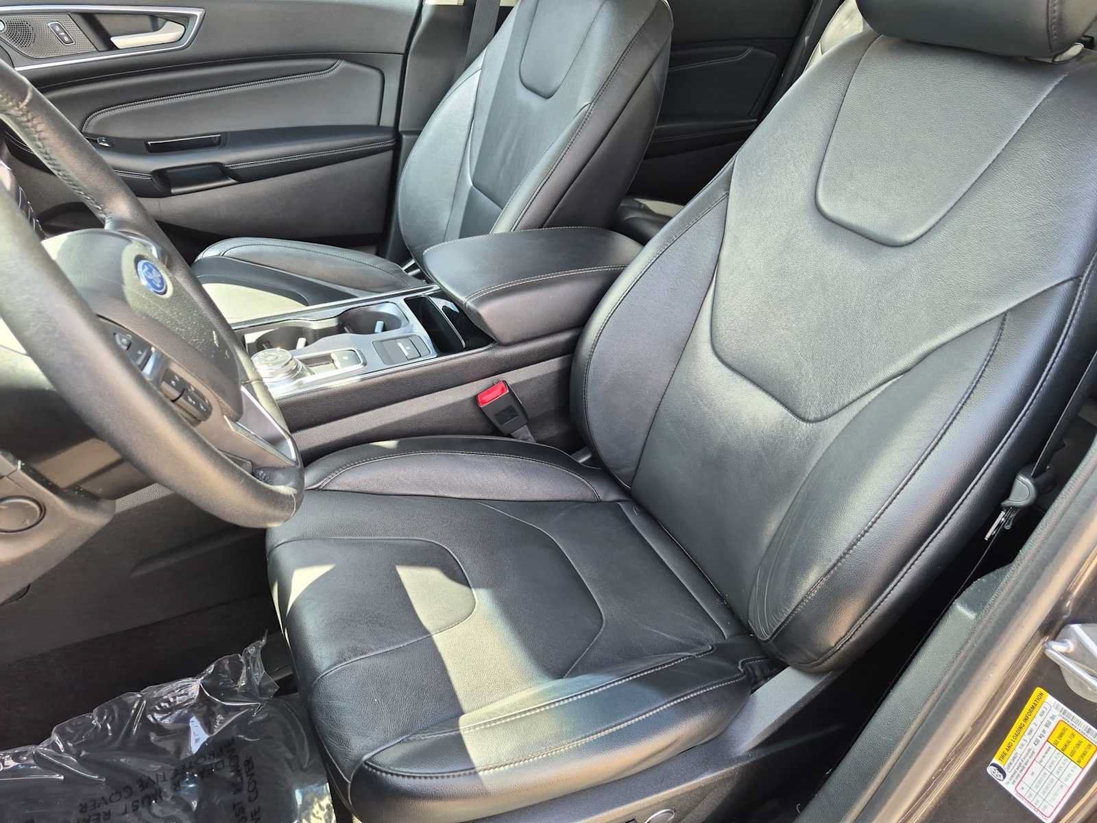 Used 2019 Ford Edge Titanium FWD image 16