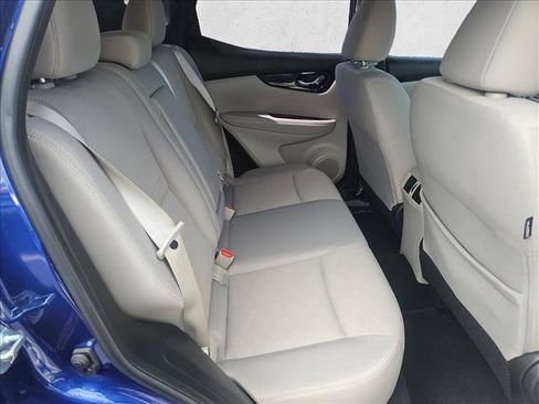 Used 2018 Nissan Rogue Sport SV w/ SV Technology Package FWD image 20