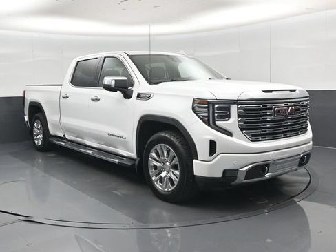 Used 2023 GMC Sierra 1500 Denali w/ Technology Package AWD/4WD image 1