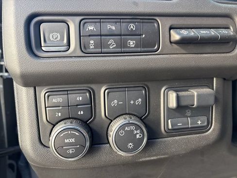 Used 2024 Chevrolet Tahoe High Country AWD/4WD image 16