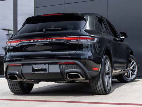 Certified 2026 Porsche Macan AWD/4WD image 11