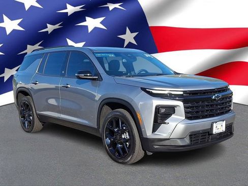 Certified 2025 Chevrolet Traverse LT w/ Enhanced Driving Package AWD/4WD image 1