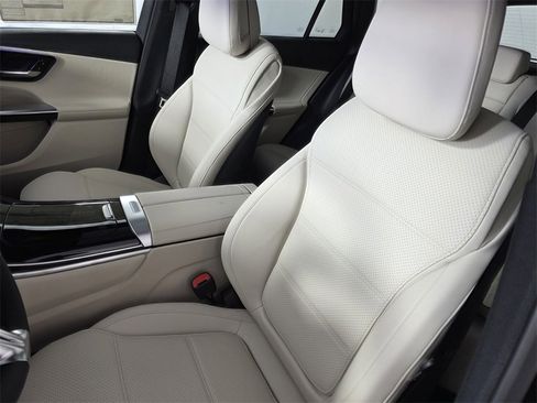 New 2026 Mercedes-Benz GLC 300 image 8