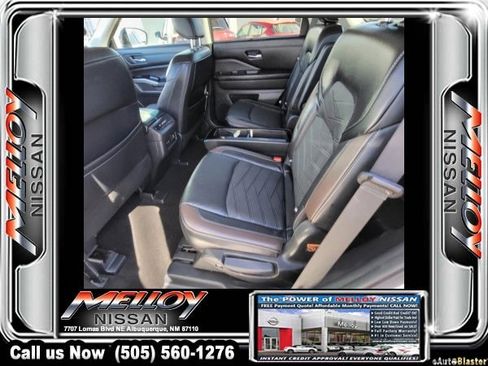 Used 2023 Nissan Pathfinder Platinum image 9
