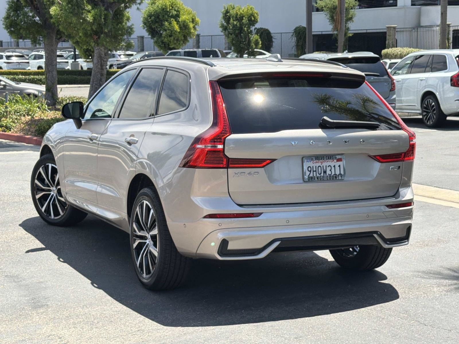 Certified 2023 Volvo XC60 B5 Plus w/ Climate Package AWD/4WD image 7