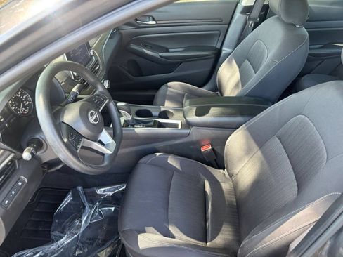 Used 2025 Nissan Altima 2.5 SV FWD image 28