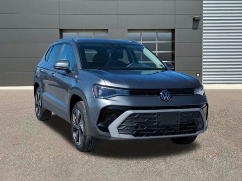 New 2026 Volkswagen Taos SE AWD/4WD image 1