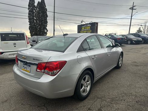 Used 2015 Chevrolet Cruze LT image 4