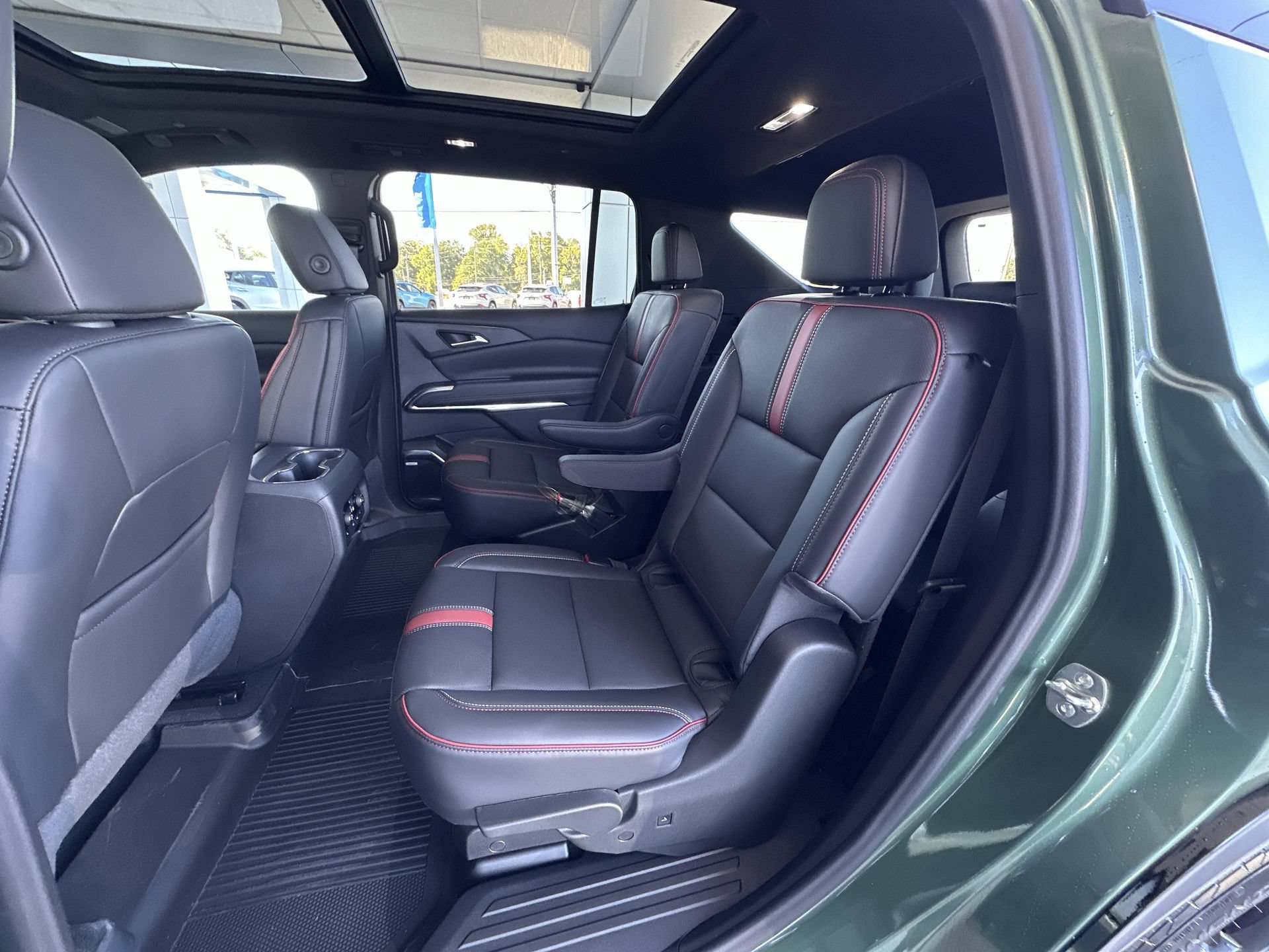 New 2027 Chevrolet Traverse RS w/ LPO, Floor Liner Package AWD/4WD image 26