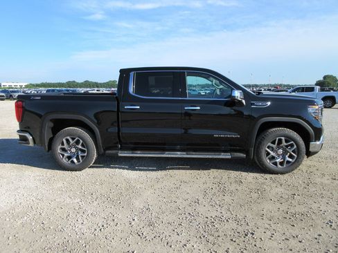 New 2026 GMC Sierra 1500 SLT w/ SLT Premium Plus Package AWD/4WD image 3