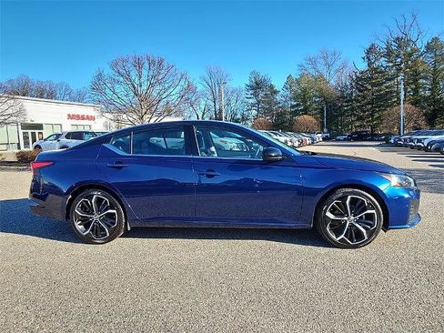 Certified 2023 Nissan Altima 2.5 SR image 9