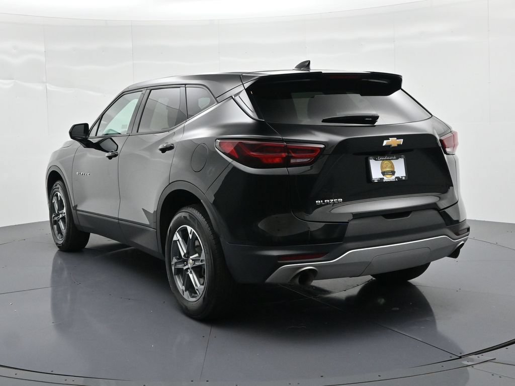 Used 2025 Chevrolet Blazer LT FWD image 8