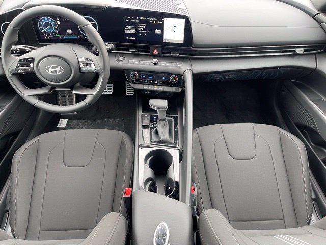 New 2025 Hyundai Elantra SEL FWD image 9