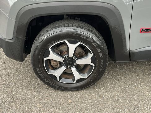 Used 2021 Jeep Renegade Trailhawk image 8