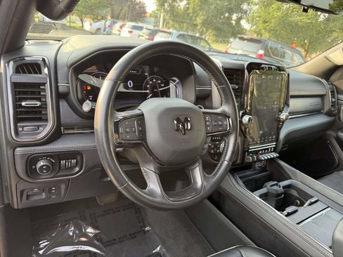 Used 2024 RAM 1500 Limited AWD/4WD image 2